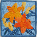 Opposites-Attract-Lilies-fibre-9x9-Judith-Panson